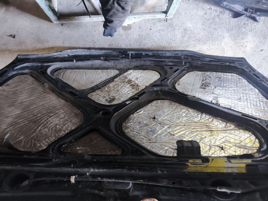 Продам капот гольф 3.