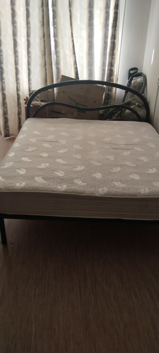 Продам двухспальную кровать