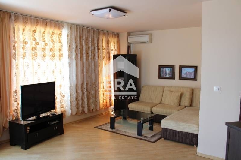 Къща с три спални на 2 км от морето