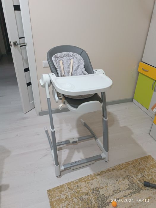 Столик-трансформер для кормления