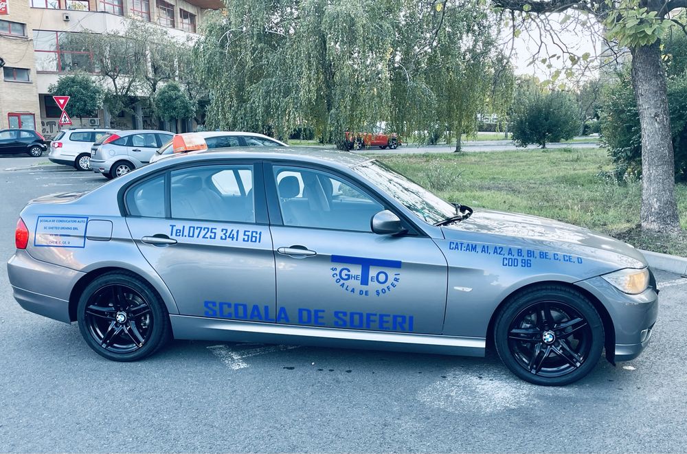 Scoala de soferi  Instructor auto