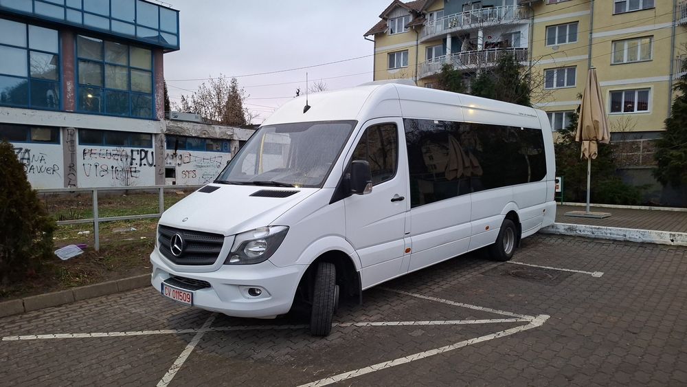 Transport persoane, excursii, team building uri, transferuri, etc