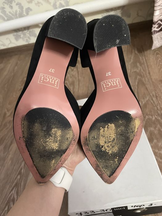 Продам замшевые туфли