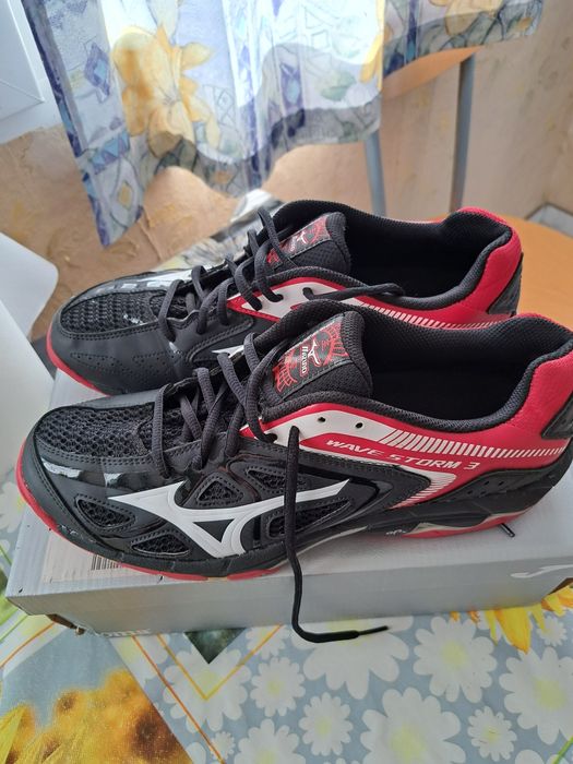 Маратонки asics,wilson,mizuno