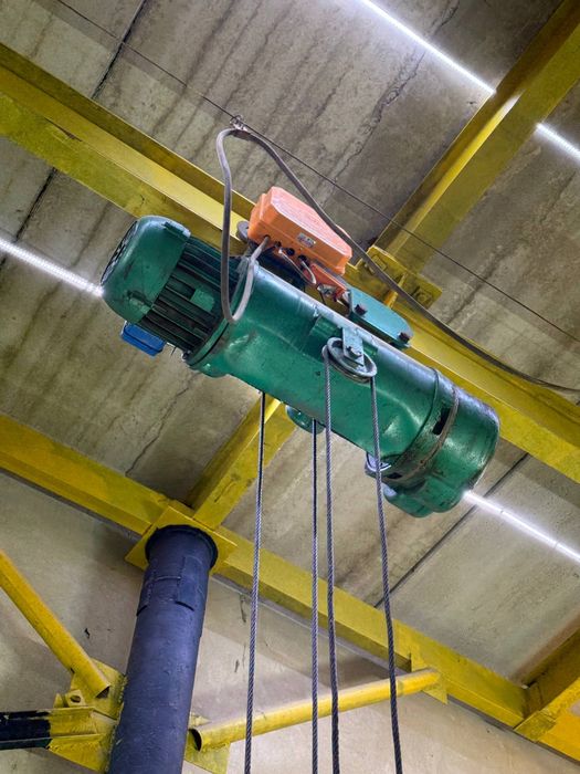 Телфер сотилади.