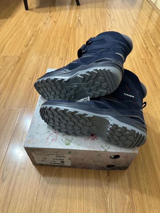 Bocanci noi LOWA cumpărați de la magazinul Himalaya factură mărimea 40
