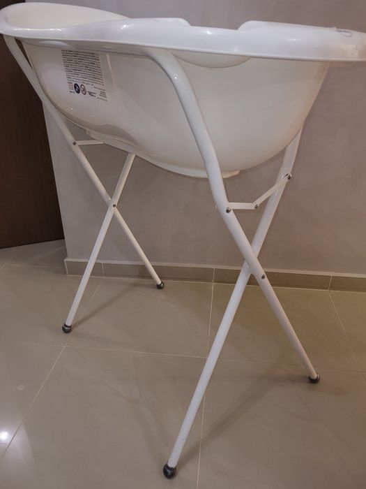 Вана със сгъваема стойка