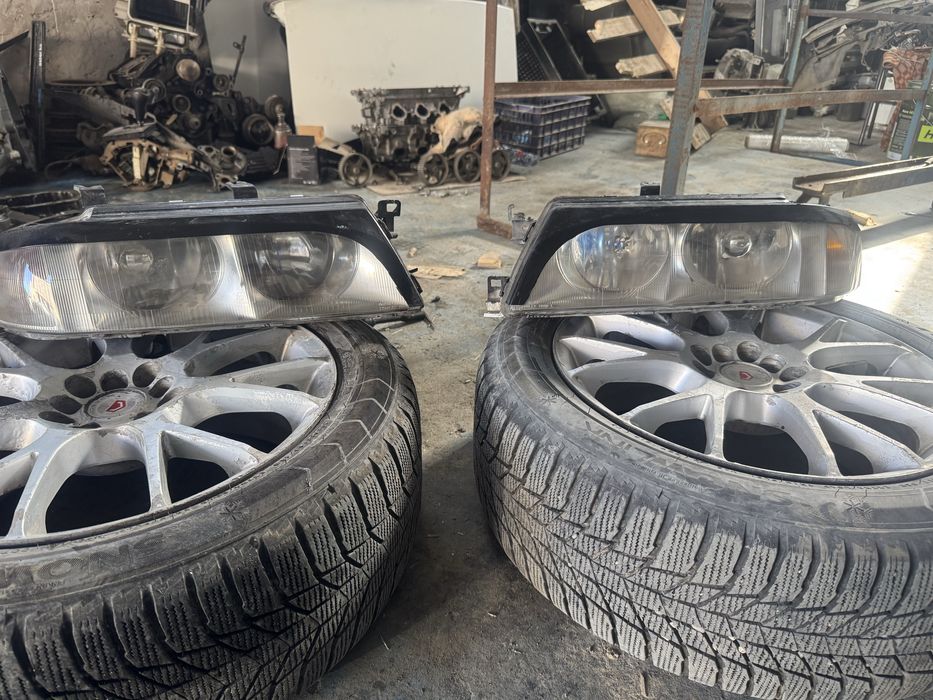 В продаже фары с ресничками