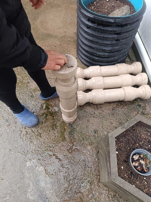 Балюстри от врачански камък