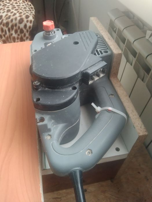 Электрошлифмашина