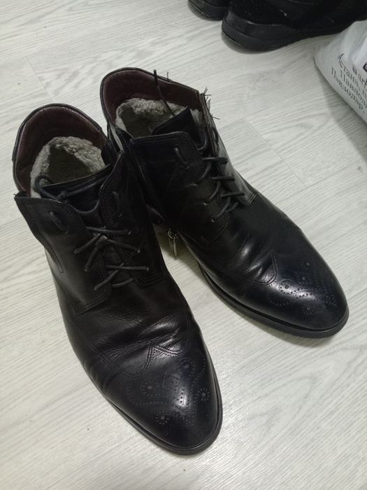 Продам мужские ботинки