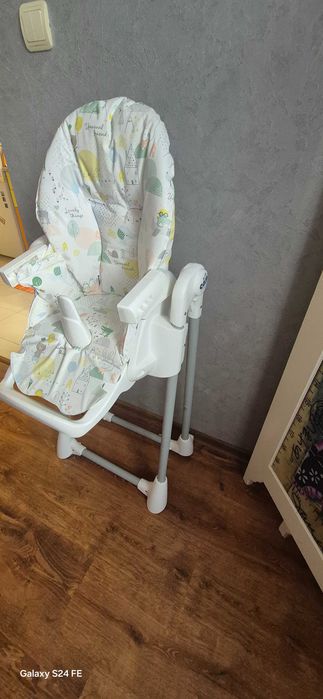 Децки стол за хранене