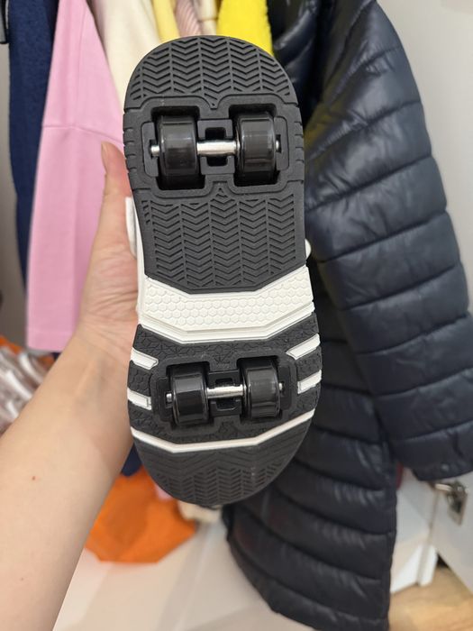 Роликовые кроссовки