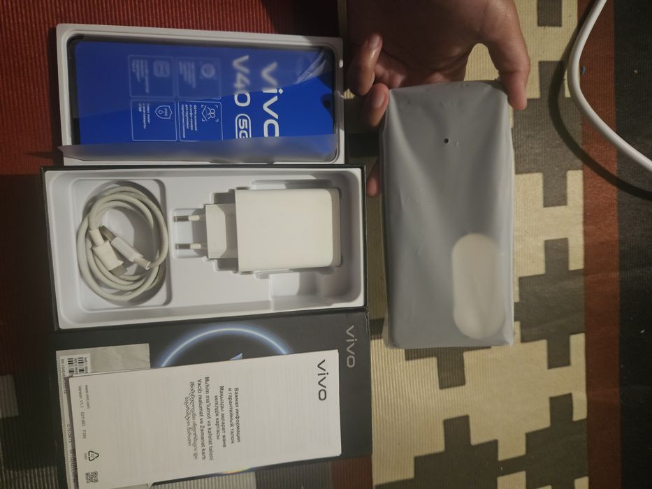 Vivo V40 5G (256 g)