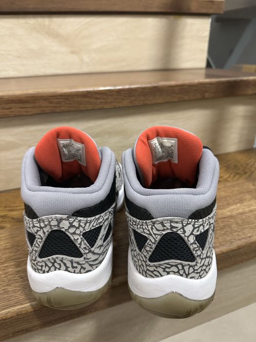 Air Jordan 11 Low Black Cement