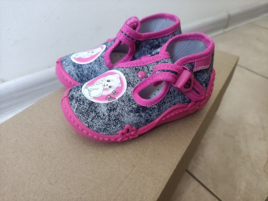 Нови бебешки пантофи, 22 номер