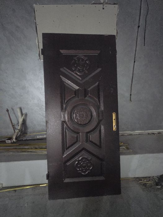 Продам железный дверь
