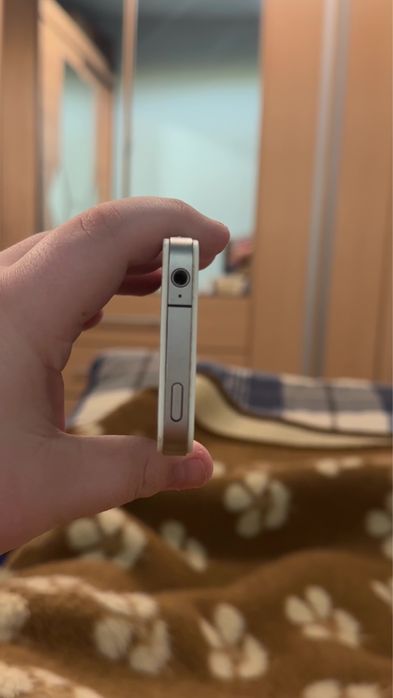Iphone 4s (citiți descrierea!)
