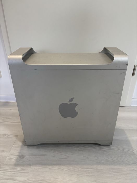 Apple Mac Pro 2009 (A1289) - Defect / Pentru piese (Fără video)