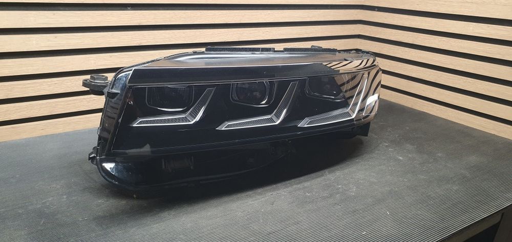 Vw Touareg 3 III 761 lift far stanga full led matrix facelift