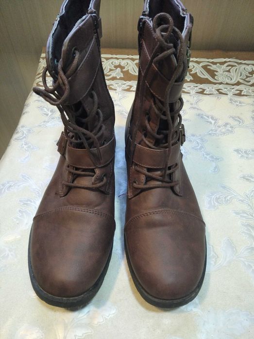 Сапоги, ботинки (размер 38).