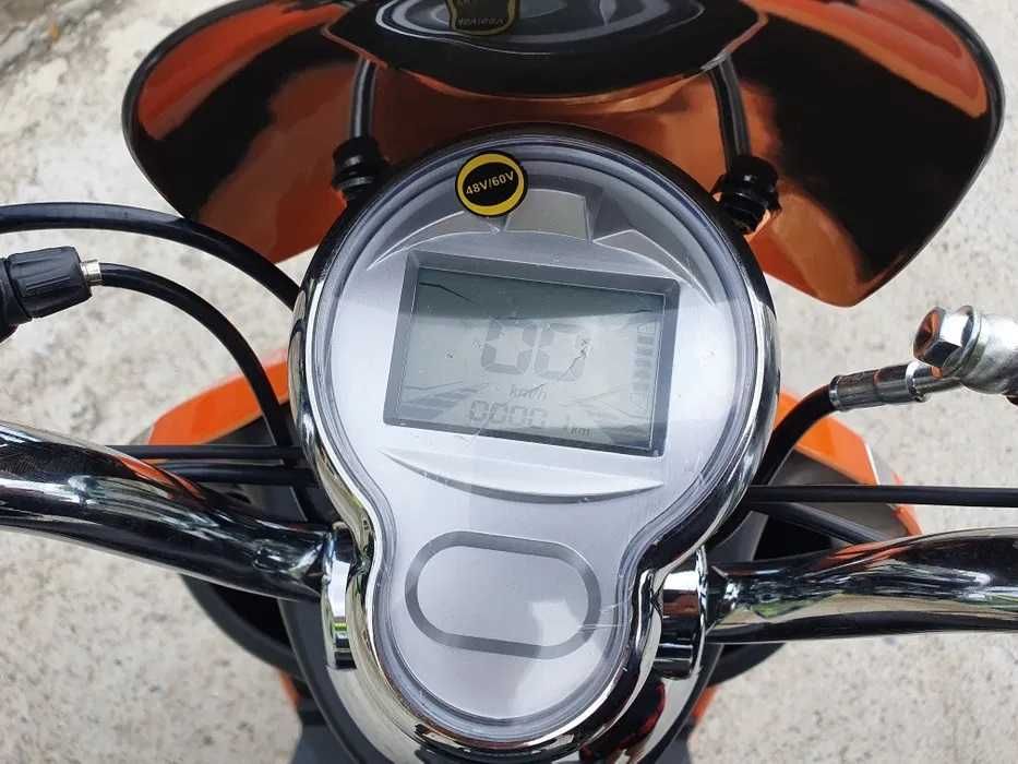 НОВА Електрическа триместна триколка MaxMotors X2 1500W/48V/20Аh