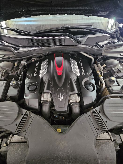 Maserati Quattroporte GTS v8 530 cp