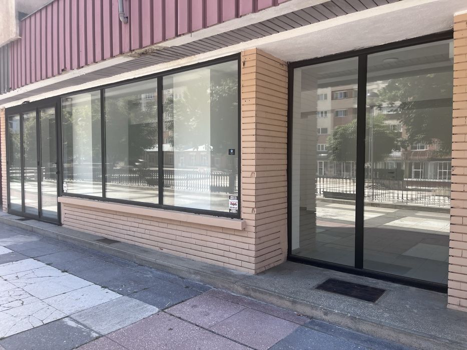 Vand spatiu comercial la parter, Racadau, 105m2