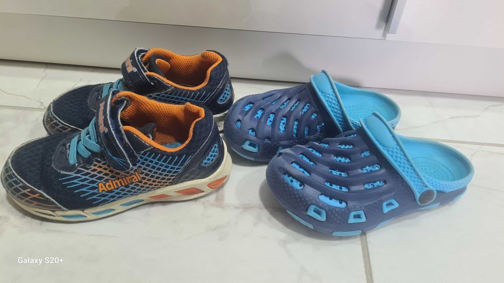 Детски светещи маратонки 26 и крокс 28