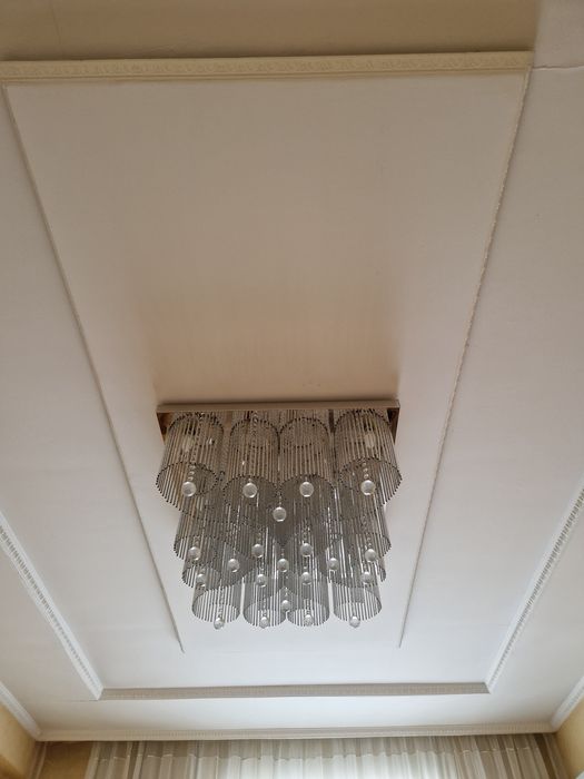 Люстра в зал большая