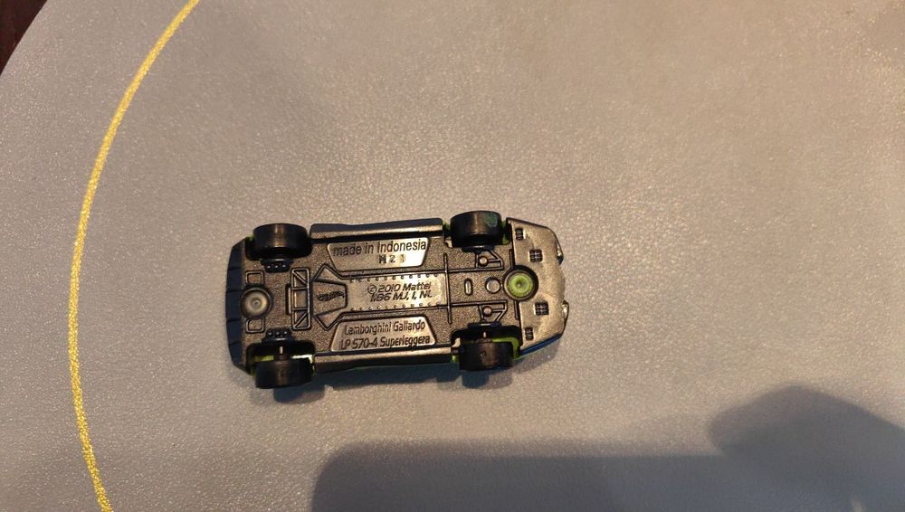 Машинки Hot weels