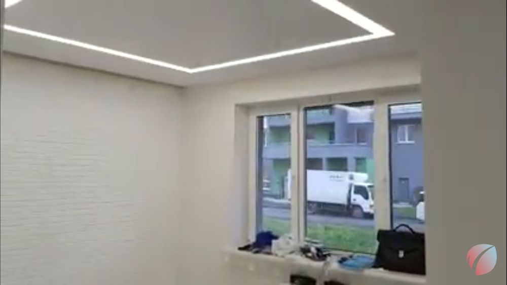 Универсальный профиль для световых линий