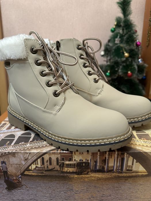 Продам зимние ботинки