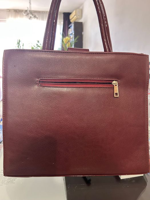 Продавам дамска чанта