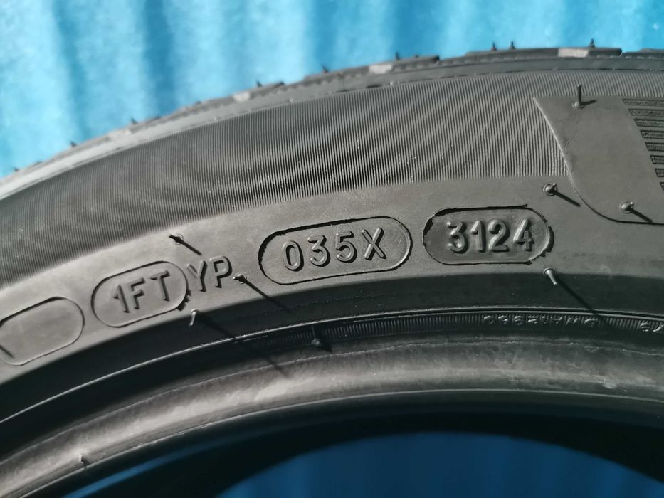 245/45 R19 - michelin m+s 4 bucati