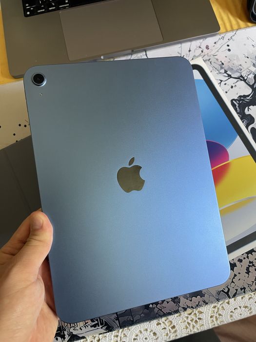 Продам iPad 11, 2025, A16 НА ГАРАНТИИ