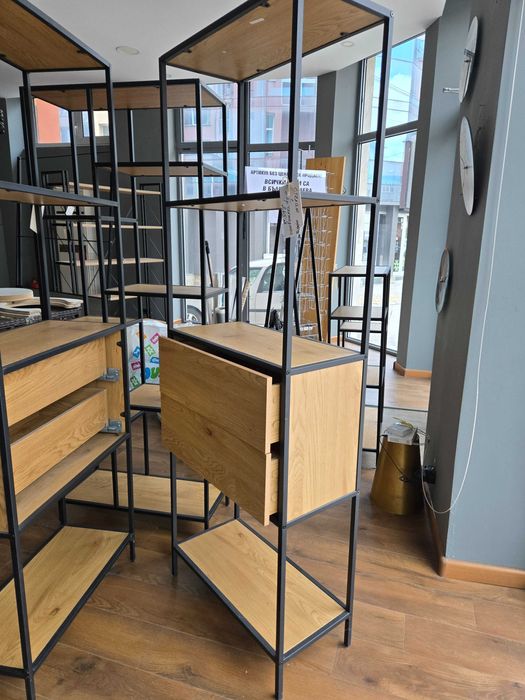 Етажерка с чекмеджета 180/70/30см.Чекмеджетата са с push отваряне.