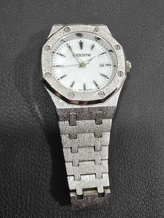Продавам мъжки часовник Еxactime