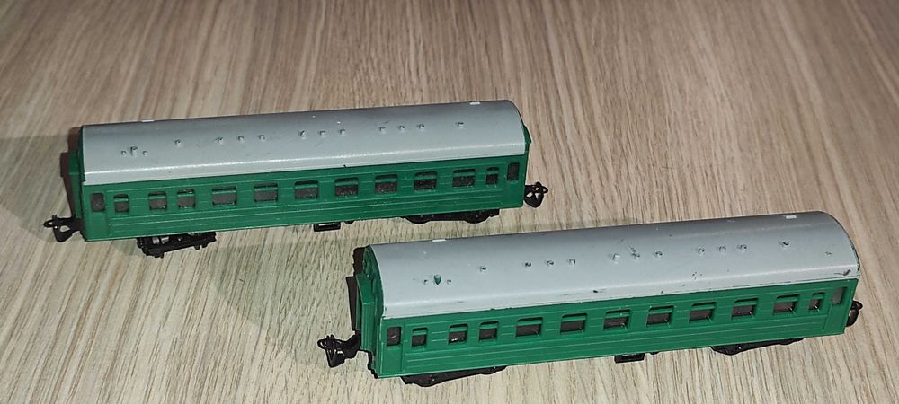 Pentru trenulet electric scara tt - 12 mm   locomotive - vagoane - linii sine 300 ron