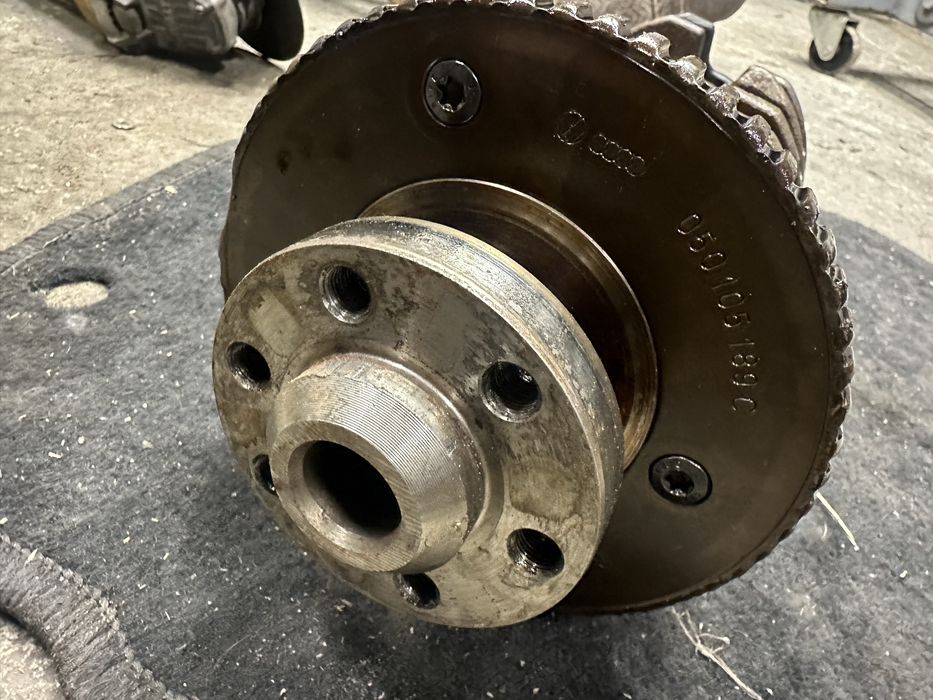 Колянов вал ауди а3/с3 1.8 турбо отличен