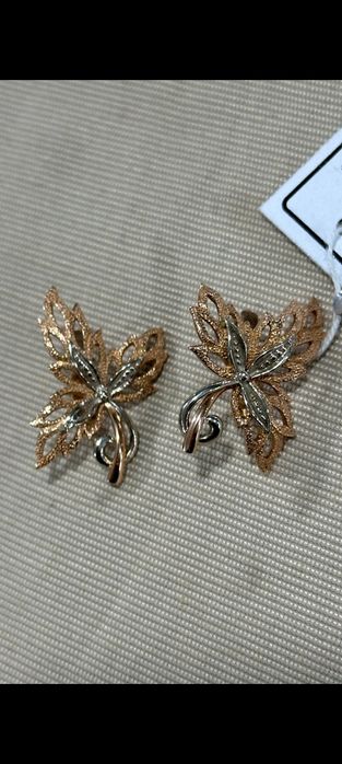 Срочно продам золотые серьги Кленовый лист