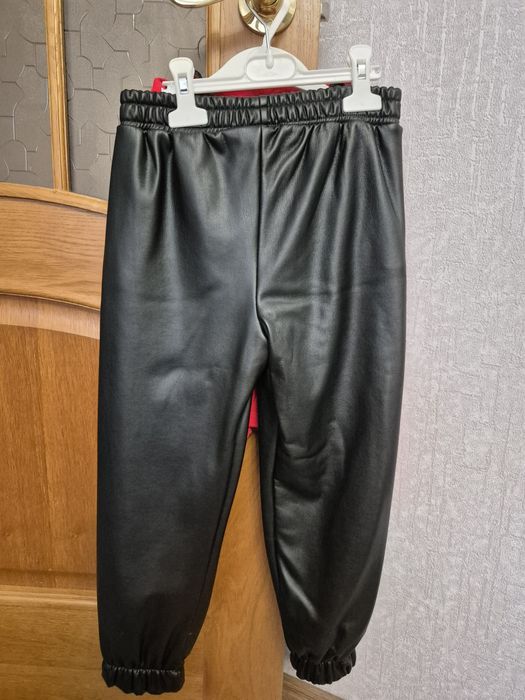 Костюм , кофта +штаны.