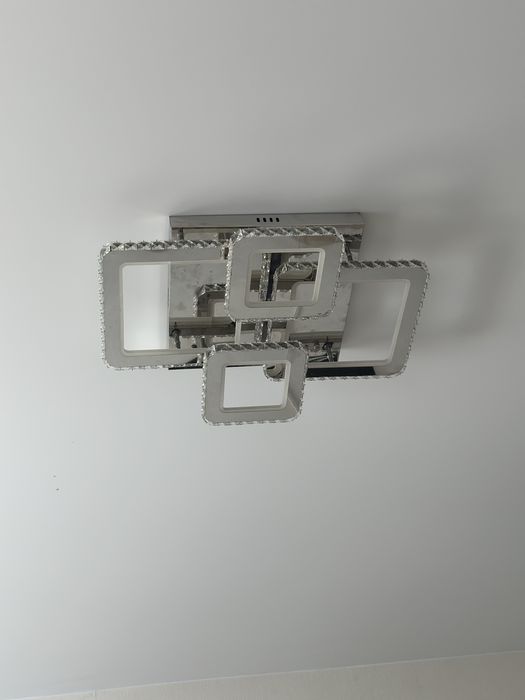 Продается люстра