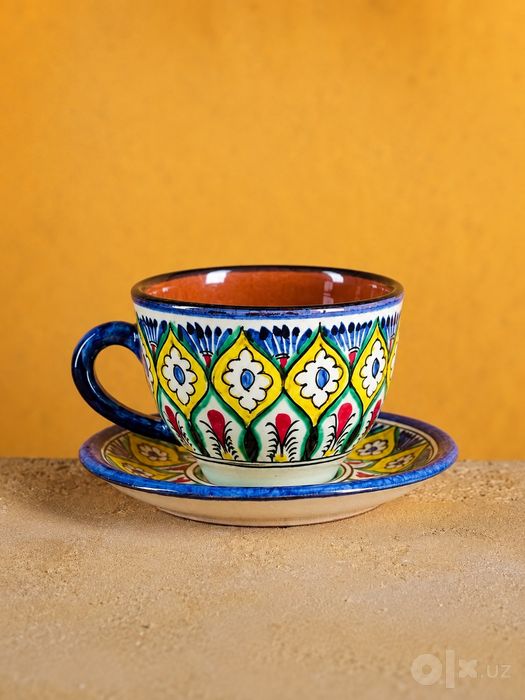 Qo‘lda ishlangan keramik chashka va likopcha