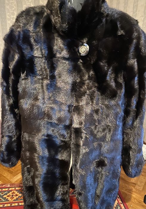 Продам шубу норковую, производство Италия. В отличном состоянии.