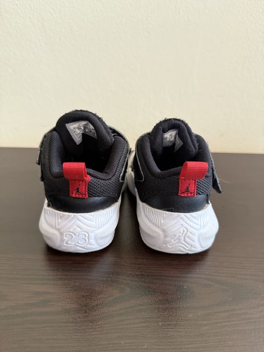 Много запазени оригинални маратонки