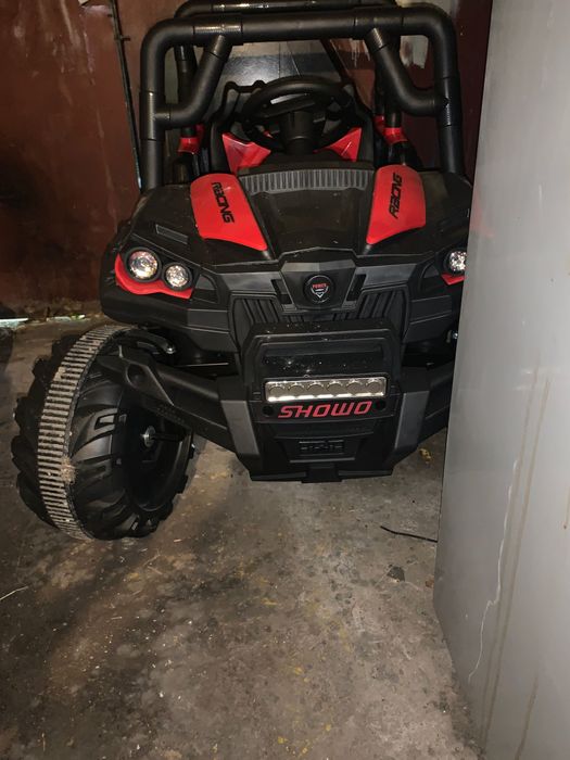 Акумоларорен джип