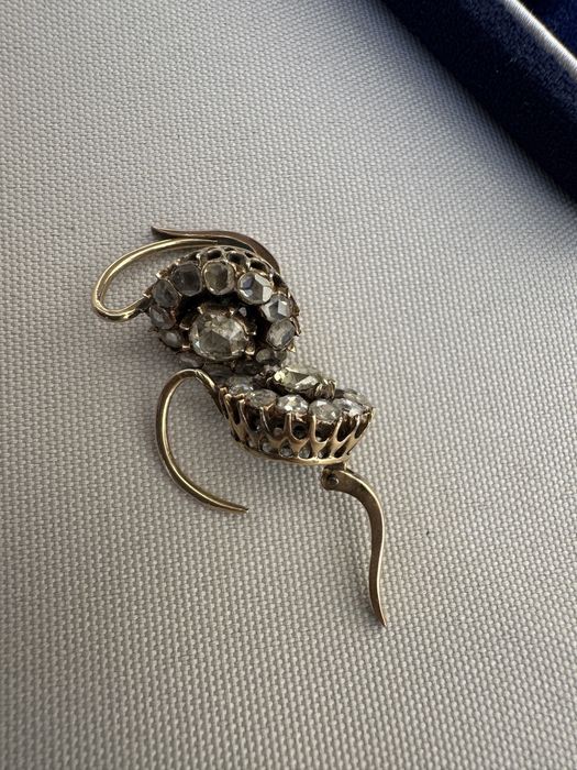 Cercei din aur si diamante rose