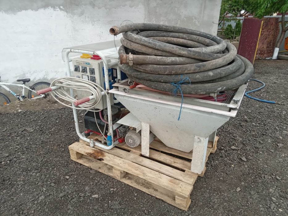 Masina pompa de tencuit 220v, tencuiala cu nisip ,ca si noua