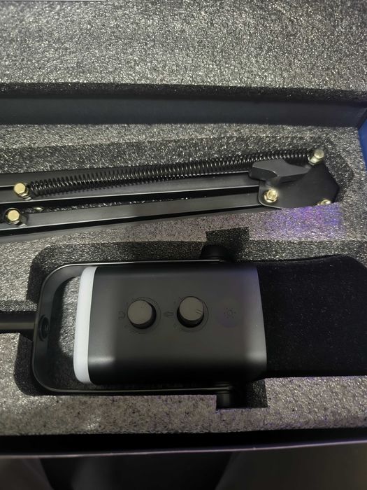 FIFINE GAMING AM8T Dynamic RGB микрофон със стойка